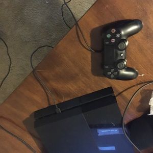 PS4 used with controller and games